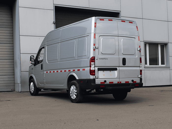 Цельнометаллический фургон металлик DongFeng